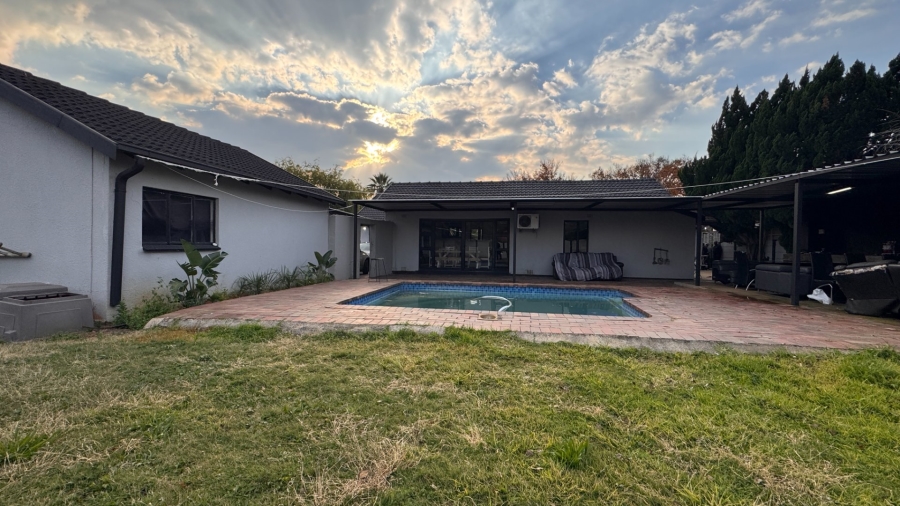 4 Bedroom Property for Sale in Risiville Gauteng