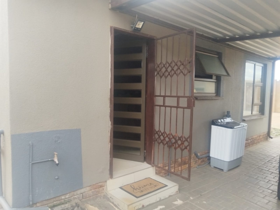 2 Bedroom Property for Sale in Soshanguve East Ext 4 Gauteng