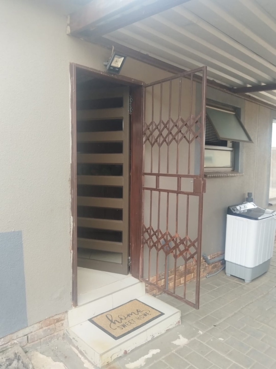 2 Bedroom Property for Sale in Soshanguve East Ext 4 Gauteng