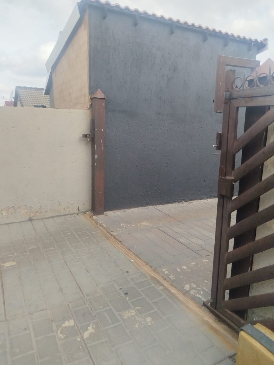 2 Bedroom Property for Sale in Soshanguve East Ext 4 Gauteng