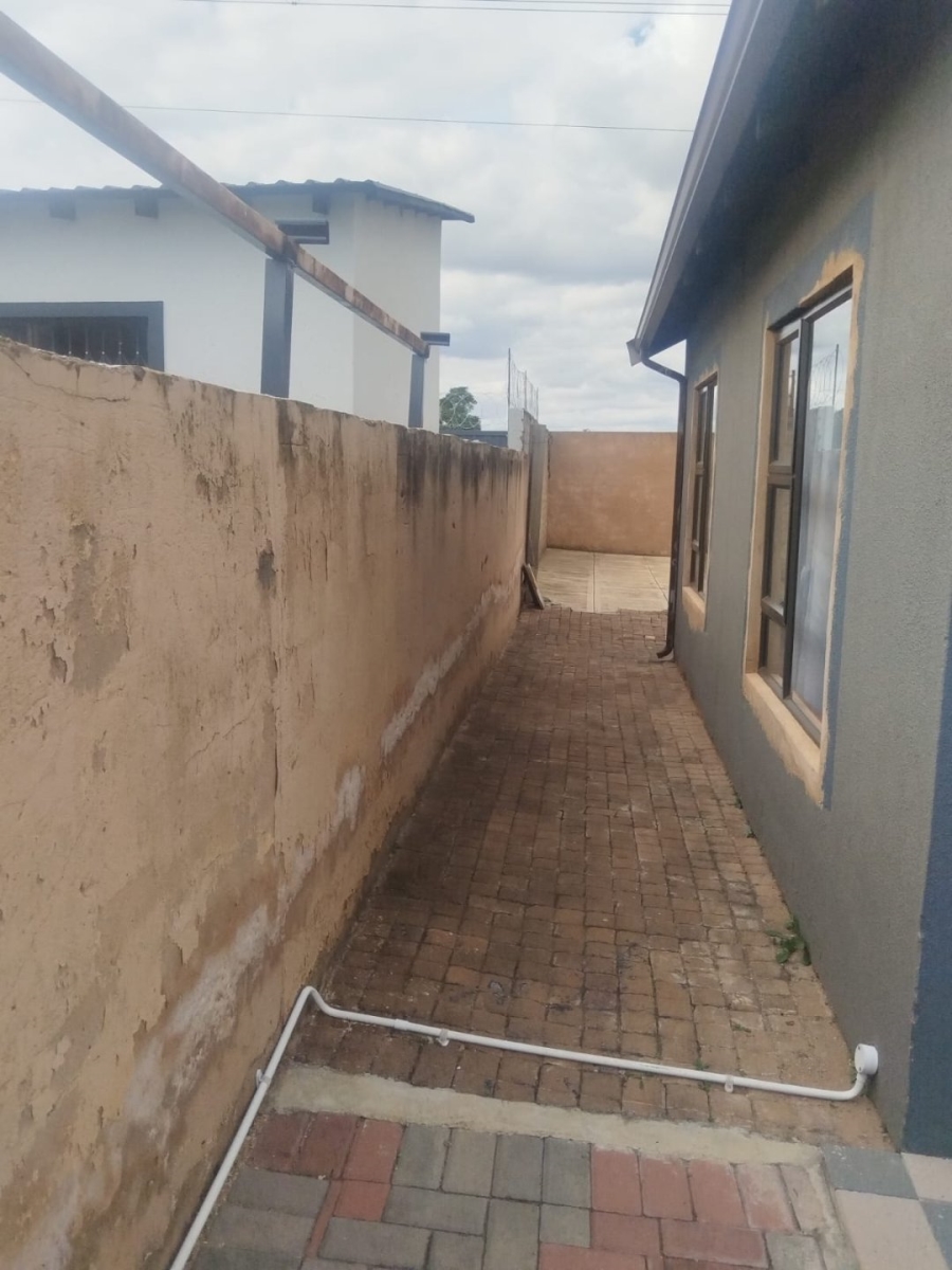 2 Bedroom Property for Sale in Soshanguve East Ext 4 Gauteng