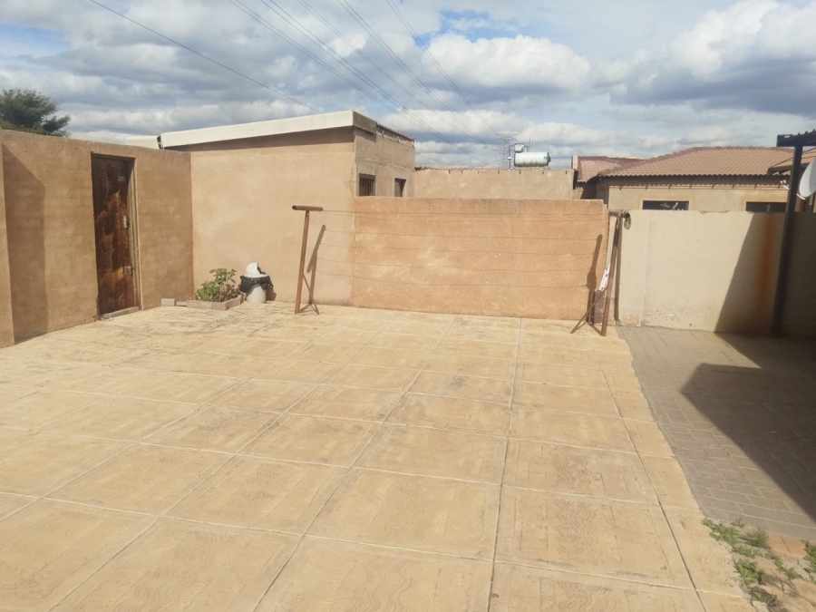 2 Bedroom Property for Sale in Soshanguve East Ext 4 Gauteng