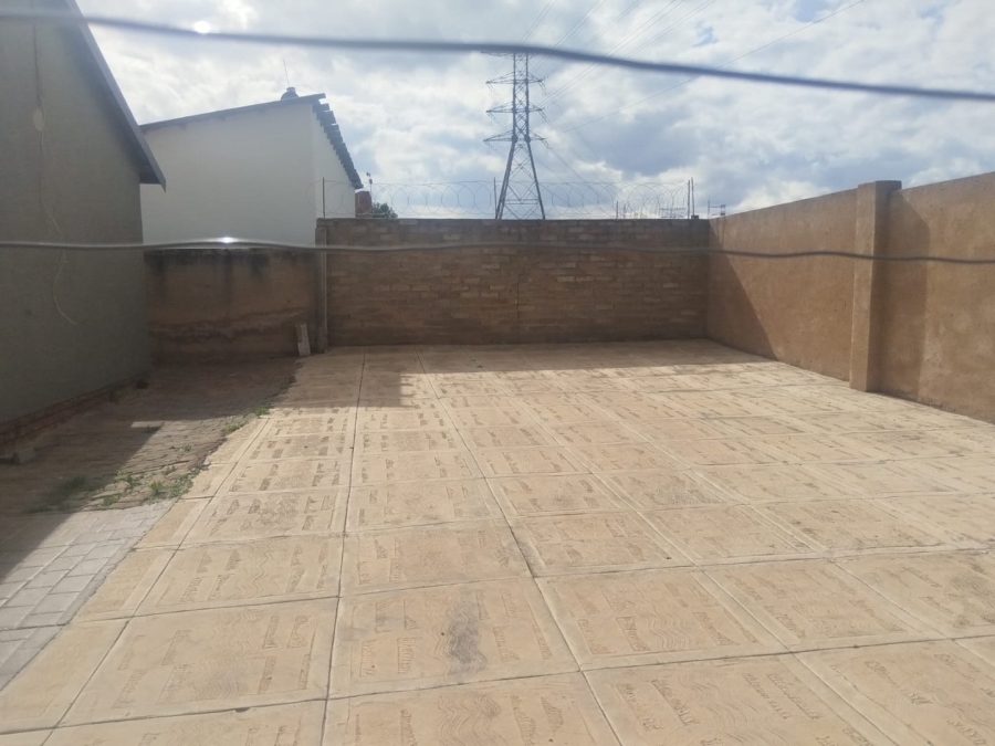 2 Bedroom Property for Sale in Soshanguve East Ext 4 Gauteng
