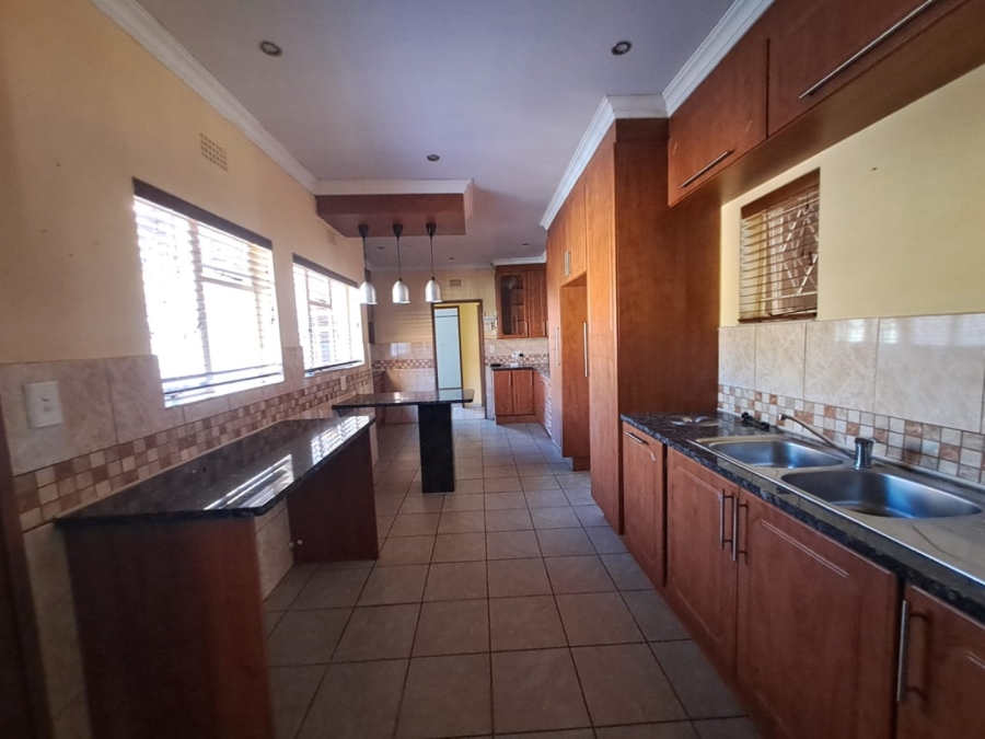 4 Bedroom Property for Sale in Vanderbijlpark SE 6 Gauteng