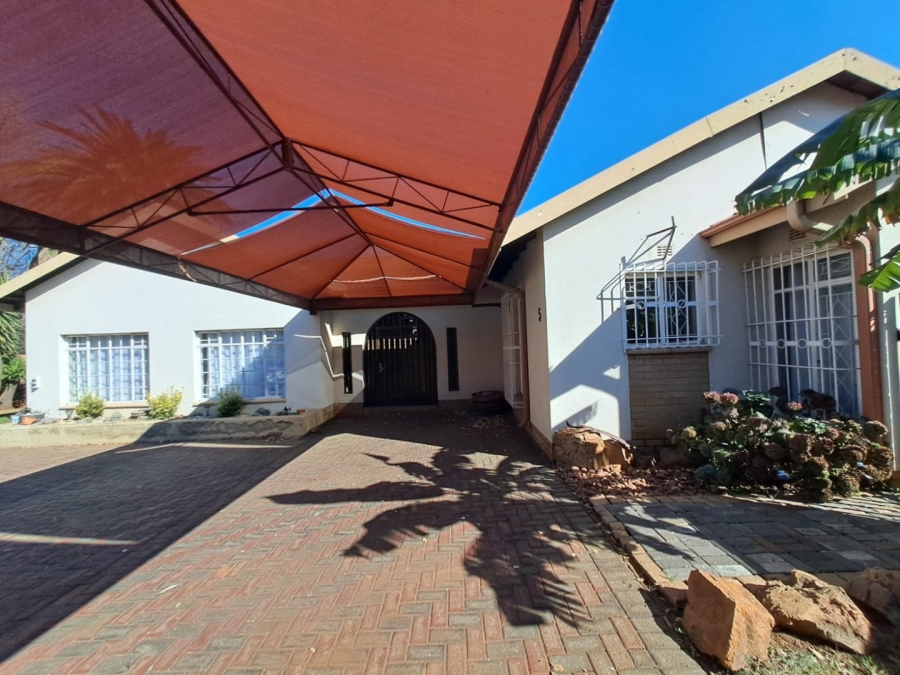 4 Bedroom Property for Sale in Vanderbijlpark SE 6 Gauteng