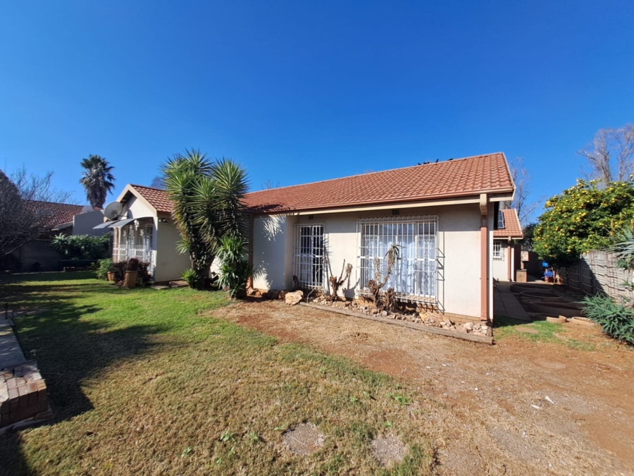 4 Bedroom Property for Sale in Vanderbijlpark SE 6 Gauteng