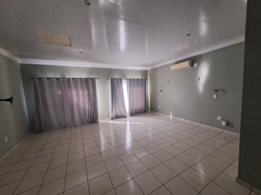 4 Bedroom Property for Sale in Vanderbijlpark SE 6 Gauteng