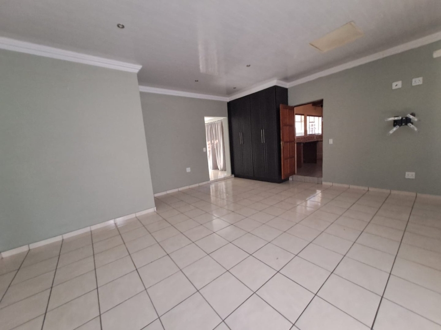 4 Bedroom Property for Sale in Vanderbijlpark SE 6 Gauteng
