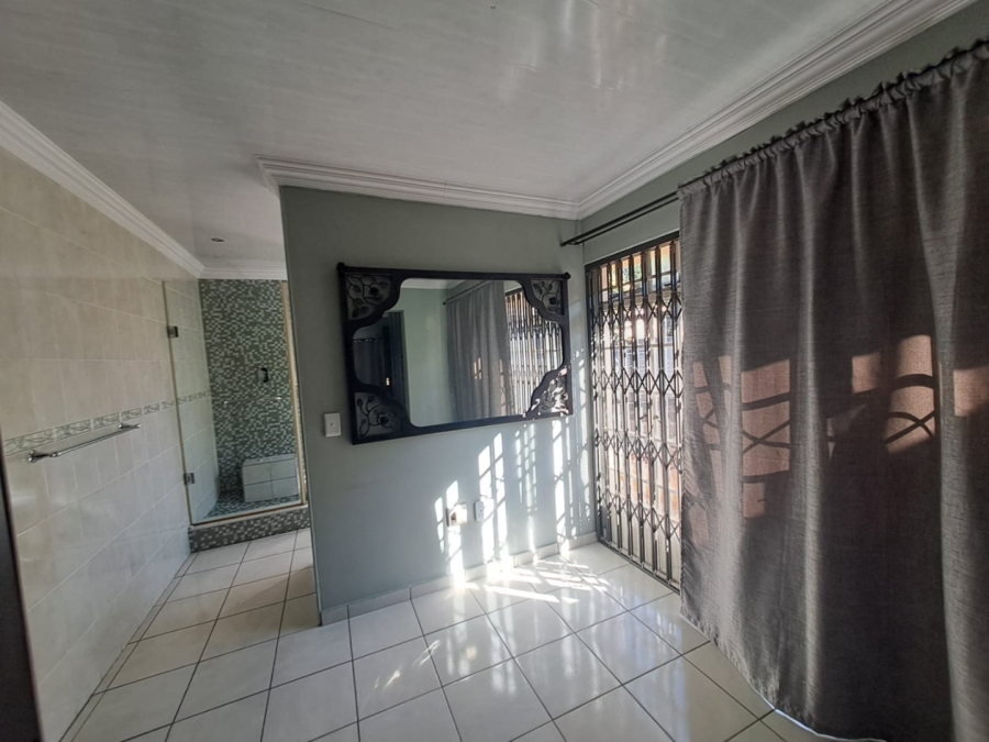 4 Bedroom Property for Sale in Vanderbijlpark SE 6 Gauteng