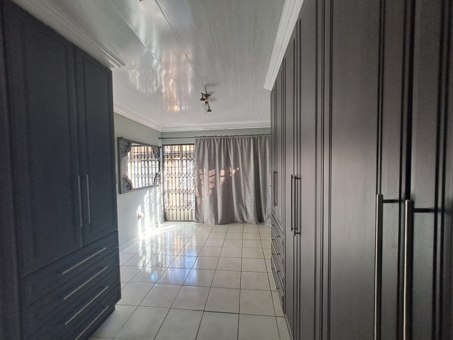 4 Bedroom Property for Sale in Vanderbijlpark SE 6 Gauteng