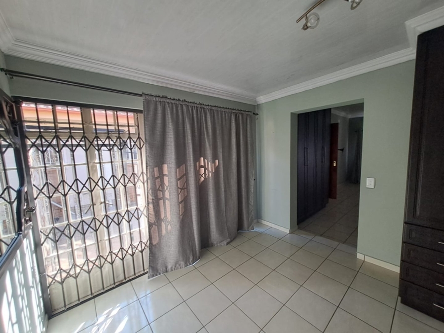 4 Bedroom Property for Sale in Vanderbijlpark SE 6 Gauteng