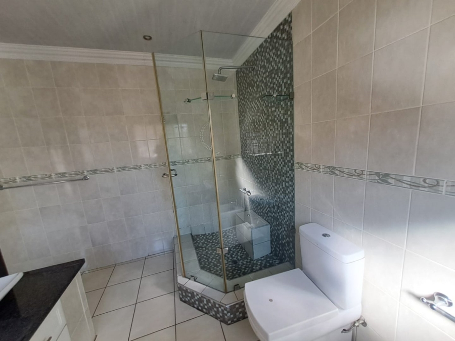4 Bedroom Property for Sale in Vanderbijlpark SE 6 Gauteng