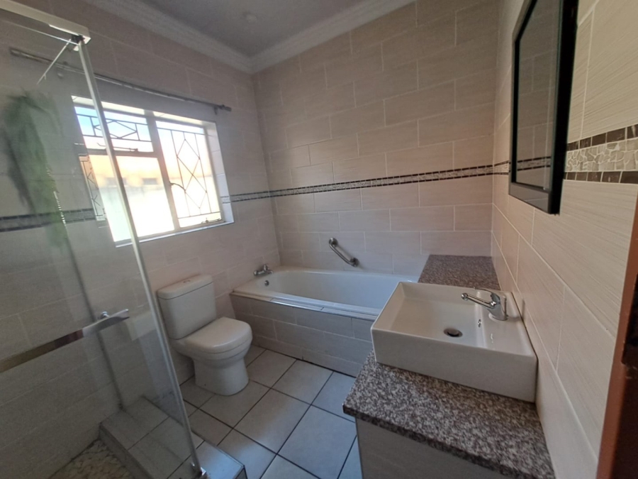 4 Bedroom Property for Sale in Vanderbijlpark SE 6 Gauteng