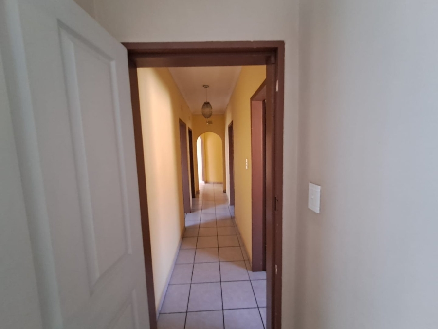 4 Bedroom Property for Sale in Vanderbijlpark SE 6 Gauteng