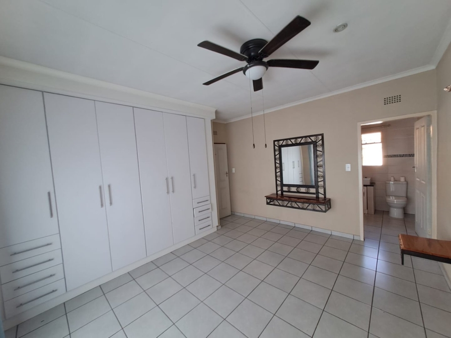 4 Bedroom Property for Sale in Vanderbijlpark SE 6 Gauteng