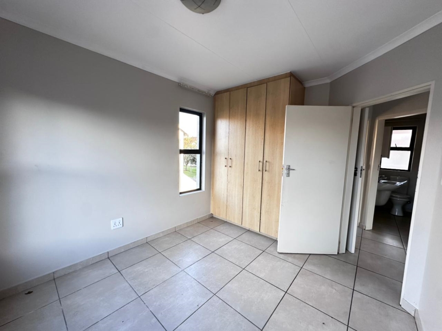 2 Bedroom Property for Sale in Lakefield Gauteng