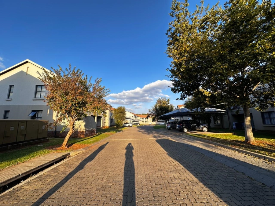 2 Bedroom Property for Sale in Lakefield Gauteng