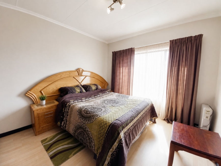 2 Bedroom Property for Sale in Greenstone Hill Gauteng