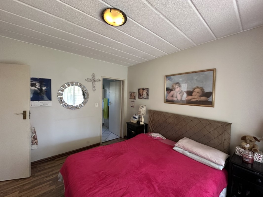 2 Bedroom Property for Sale in Dowerglen Ext 5 Gauteng