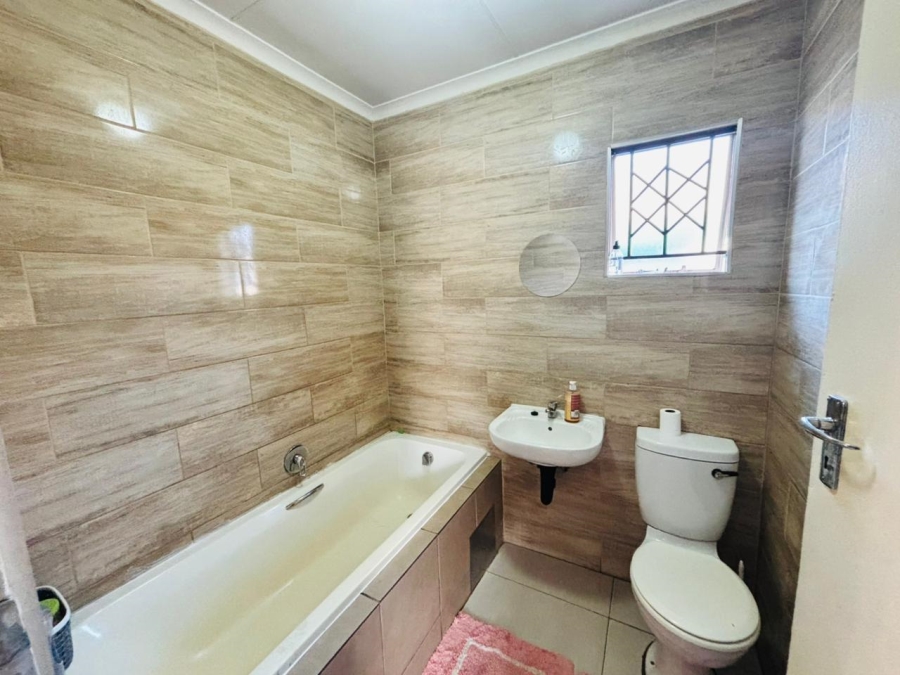 2 Bedroom Property for Sale in Sky City Gauteng