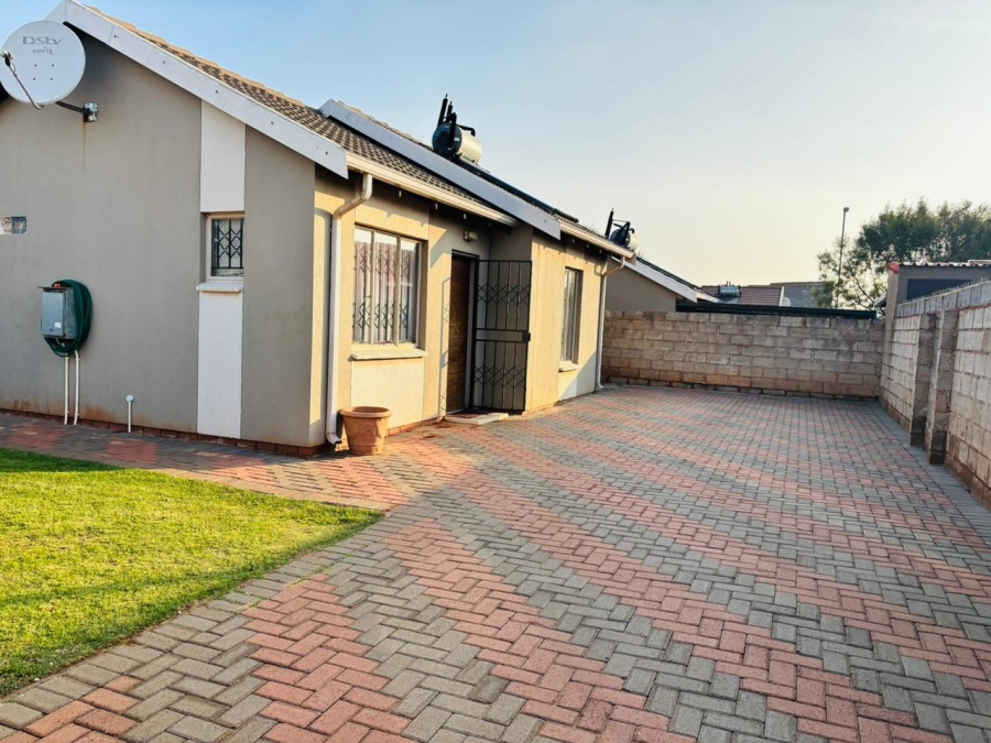 2 Bedroom Property for Sale in Sky City Gauteng