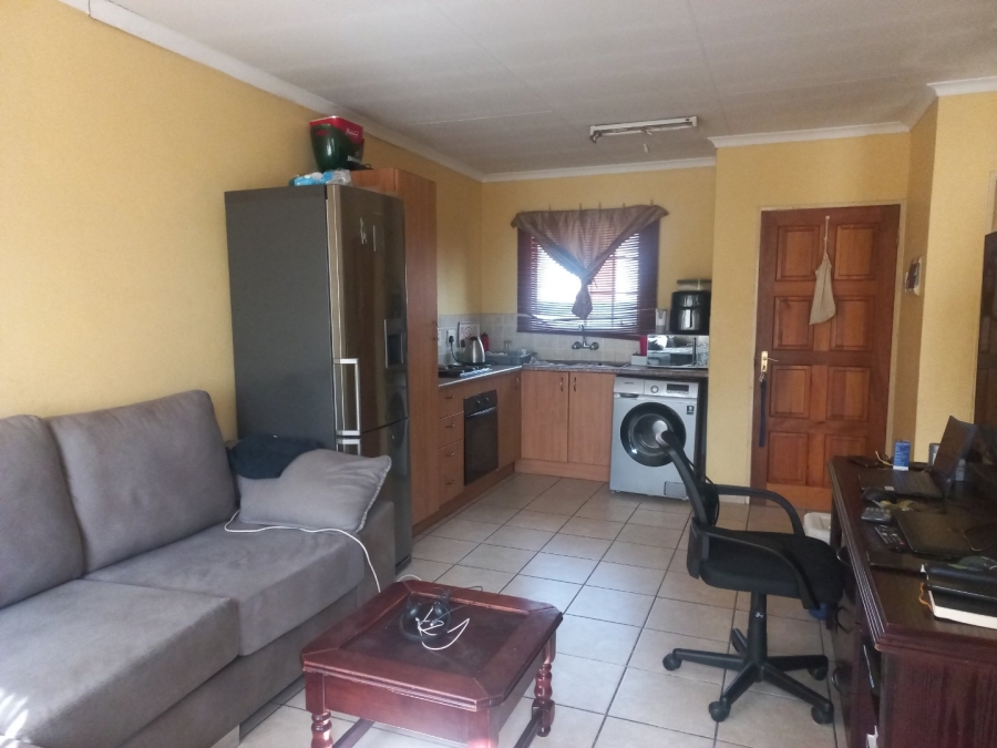 2 Bedroom Property for Sale in Kosmosdal Gauteng