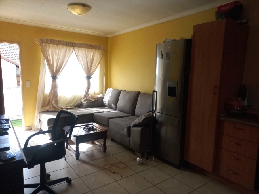 2 Bedroom Property for Sale in Kosmosdal Gauteng