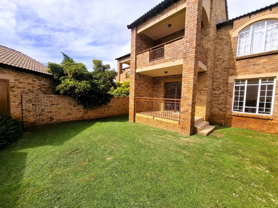 To Let 2 Bedroom Property for Rent in Mooikloof Ridge Gauteng