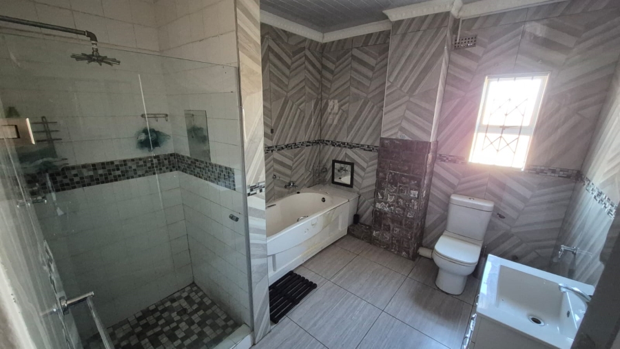4 Bedroom Property for Sale in Sky City Gauteng