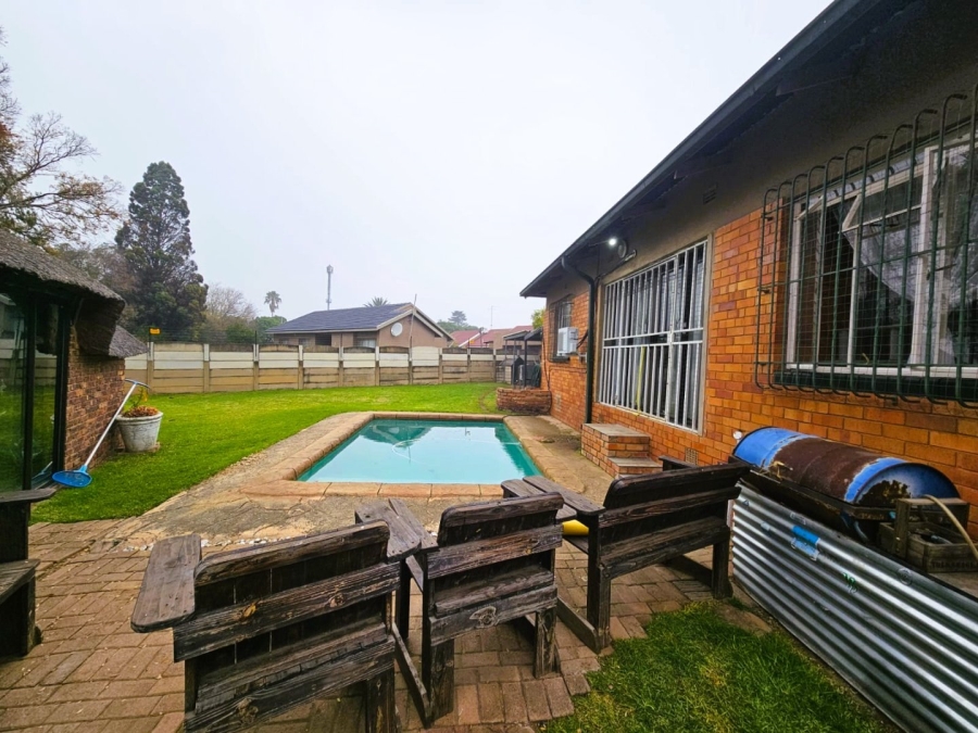2 Bedroom Property for Sale in Glenvarloch Gauteng