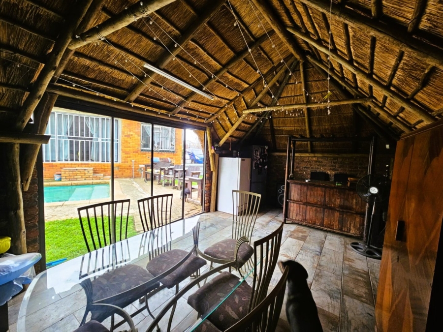 2 Bedroom Property for Sale in Glenvarloch Gauteng