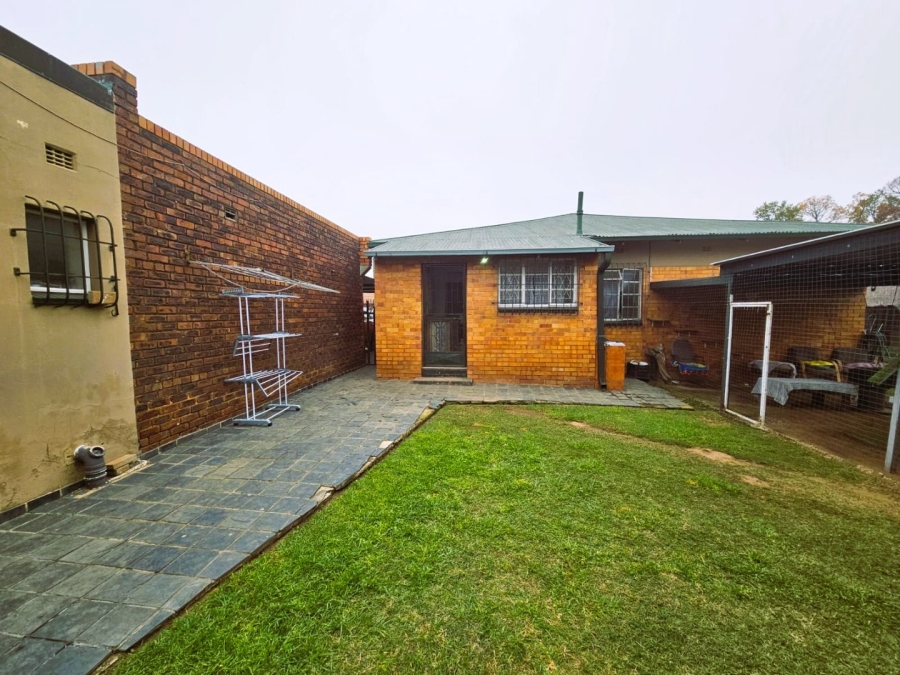 2 Bedroom Property for Sale in Glenvarloch Gauteng