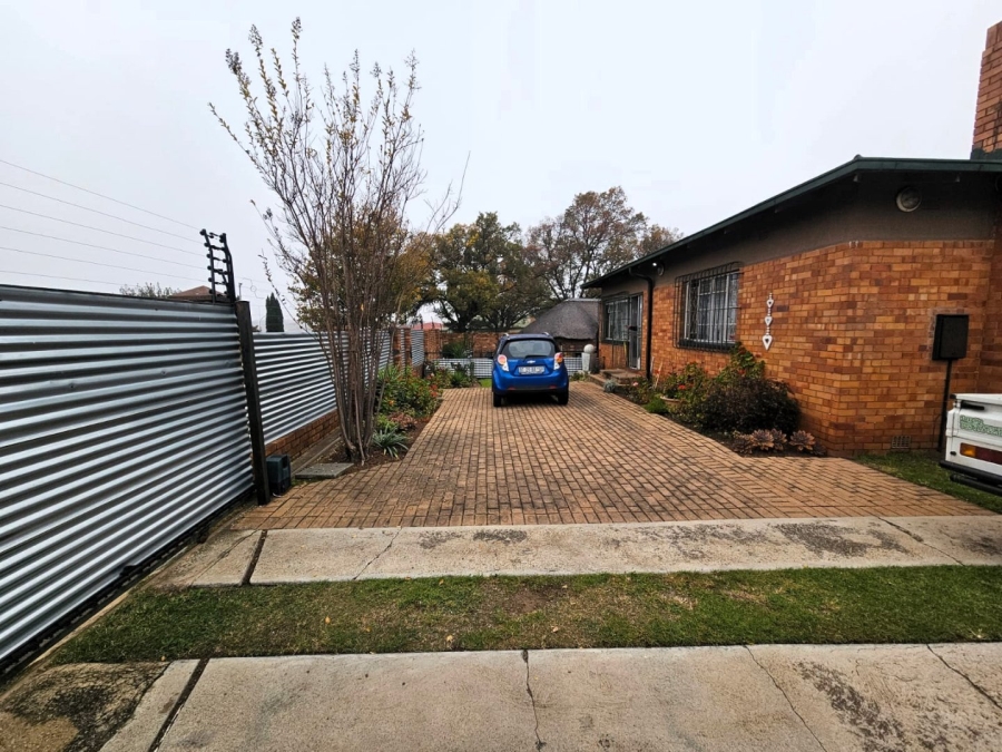 2 Bedroom Property for Sale in Glenvarloch Gauteng