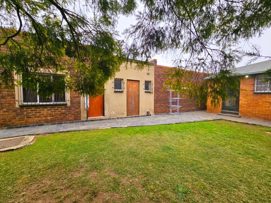 2 Bedroom Property for Sale in Glenvarloch Gauteng