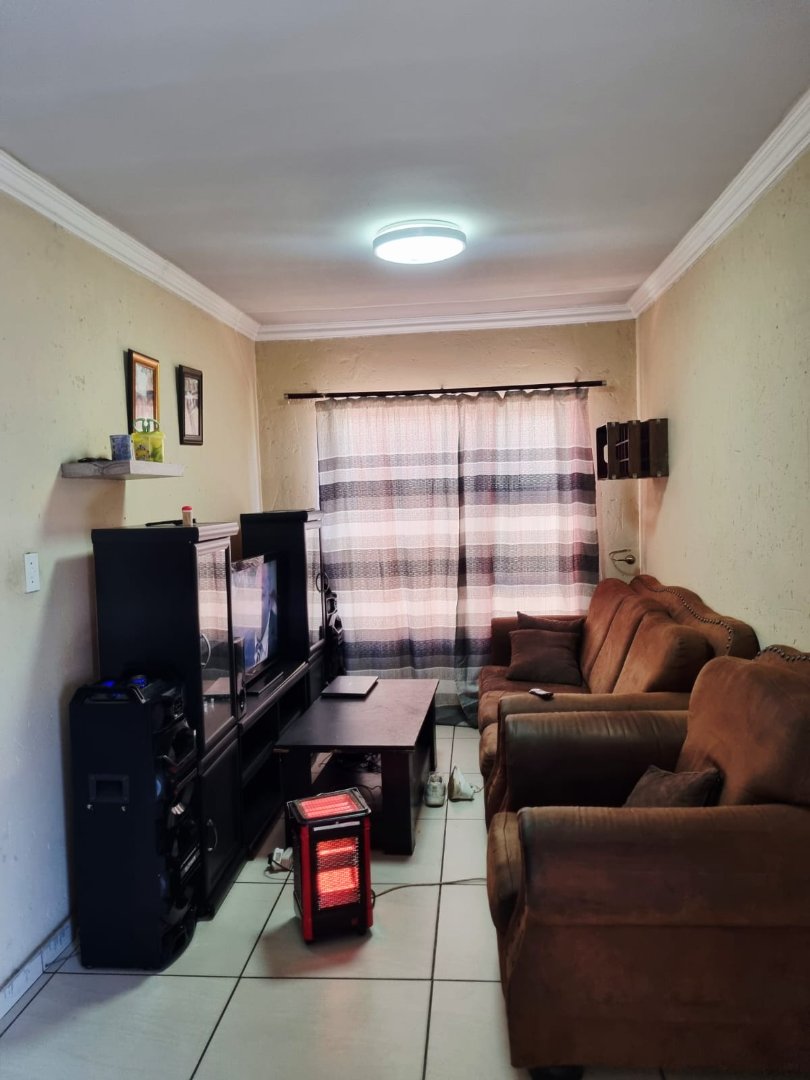 3 Bedroom Property for Sale in Mfundo Park Gauteng