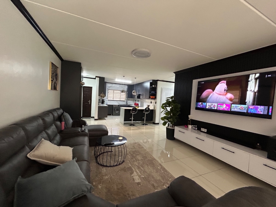 3 Bedroom Property for Sale in Carlswald Gauteng