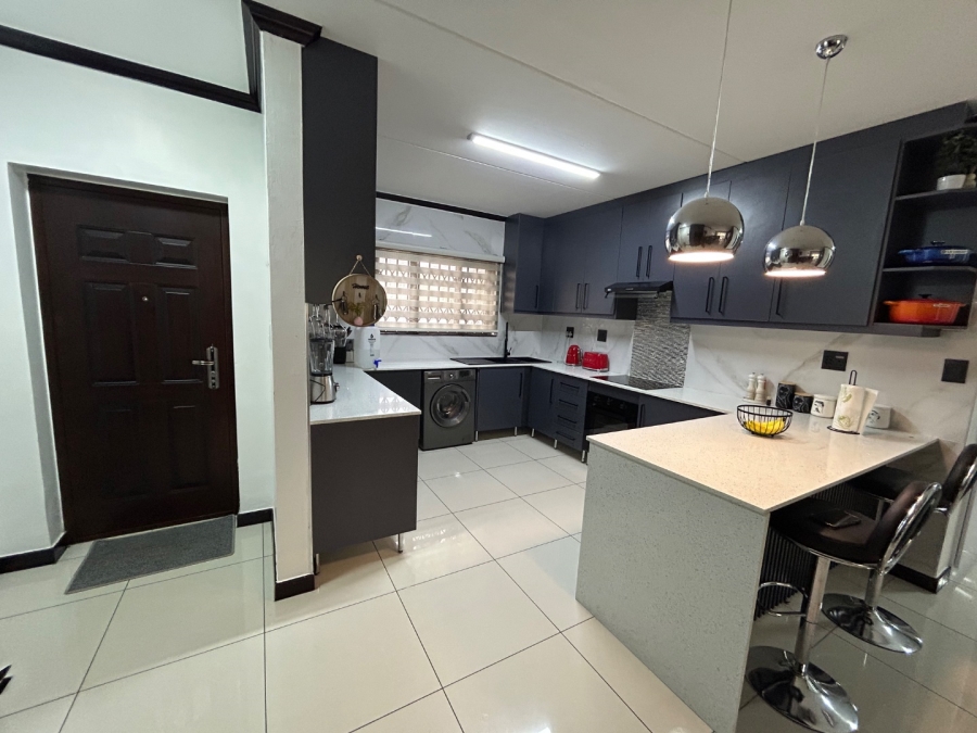 3 Bedroom Property for Sale in Carlswald Gauteng