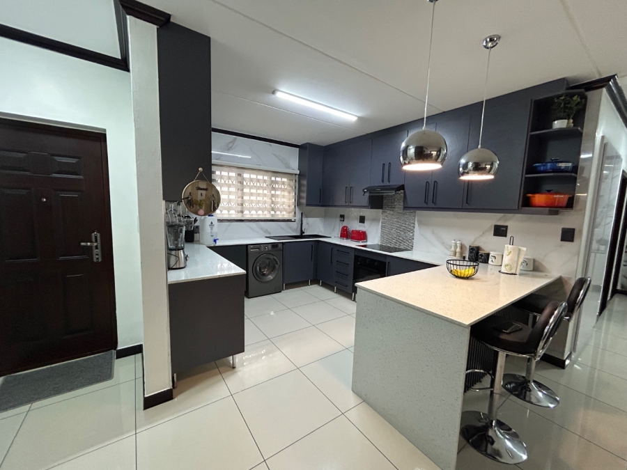 3 Bedroom Property for Sale in Carlswald Gauteng