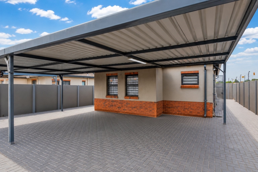 3 Bedroom Property for Sale in Andeon Gauteng