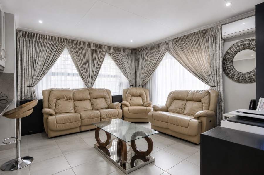 3 Bedroom Property for Sale in Andeon Gauteng