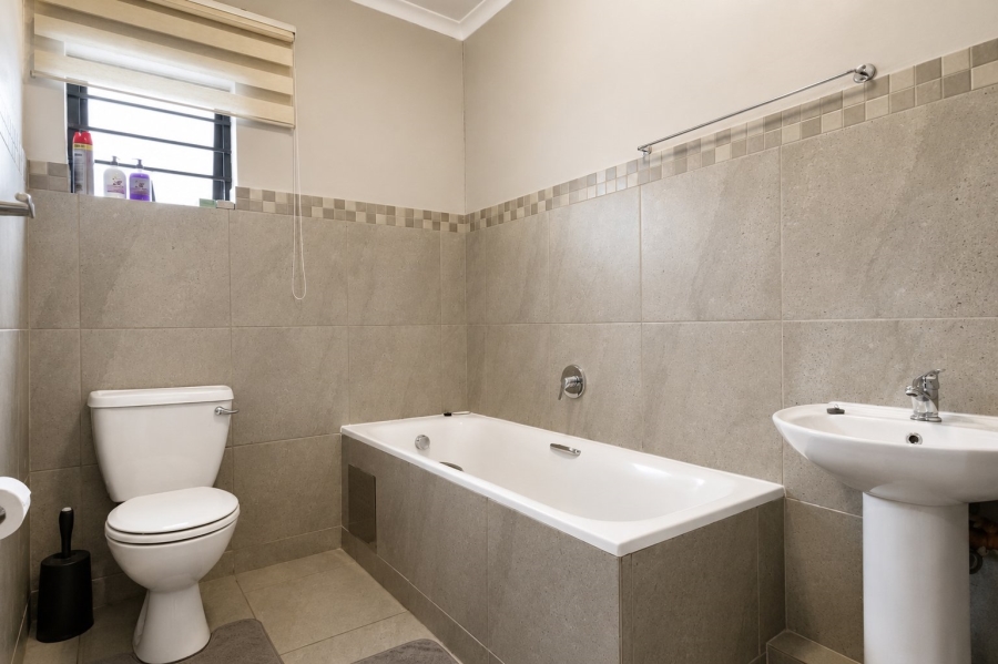 3 Bedroom Property for Sale in Andeon Gauteng