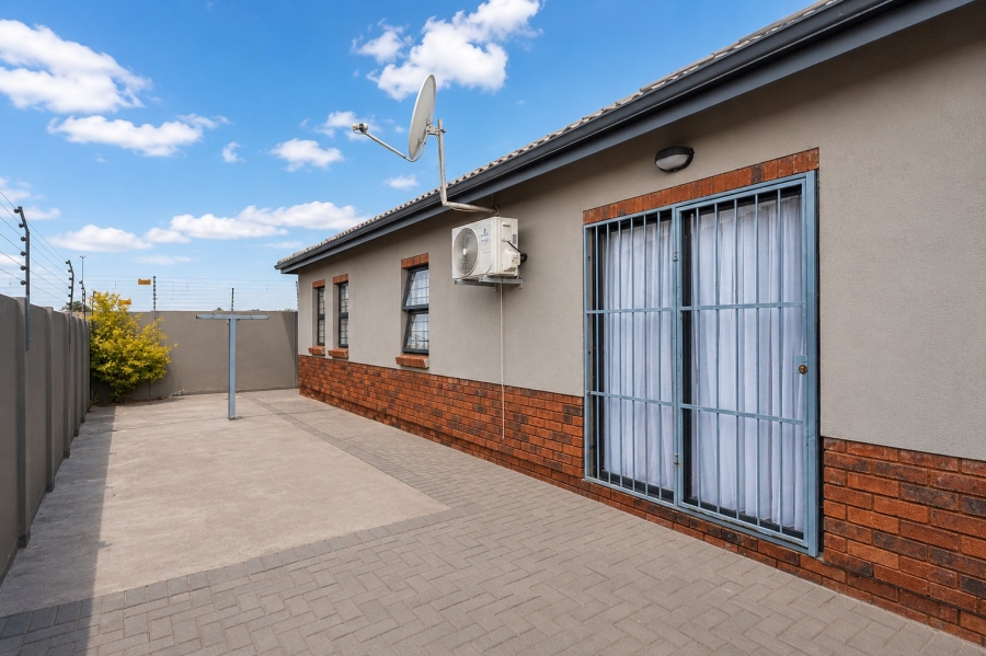 3 Bedroom Property for Sale in Andeon Gauteng