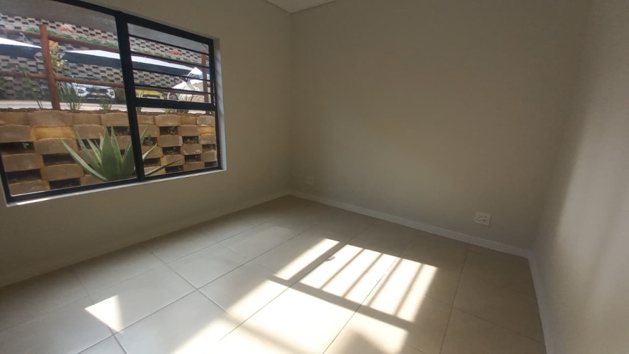 To Let 3 Bedroom Property for Rent in Mulbarton Gauteng