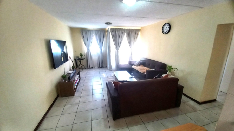 2 Bedroom Property for Sale in Noordwyk Gauteng