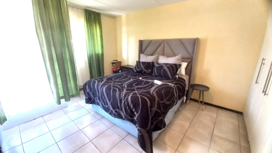 2 Bedroom Property for Sale in Noordwyk Gauteng