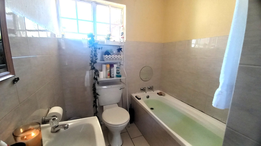 2 Bedroom Property for Sale in Noordwyk Gauteng