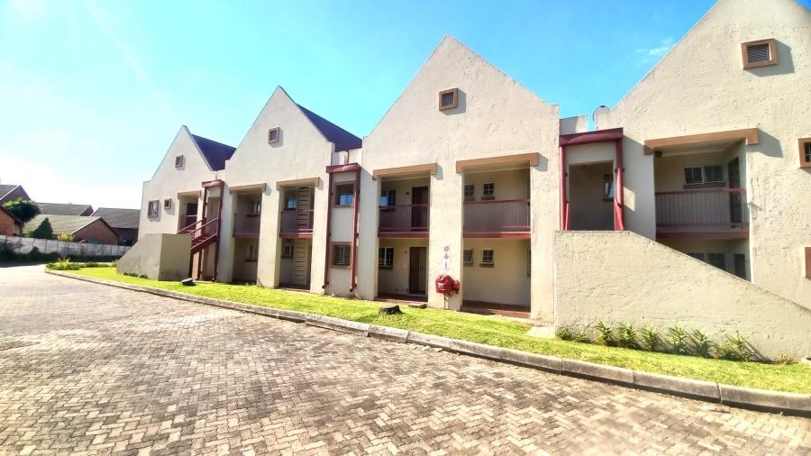 2 Bedroom Property for Sale in Noordwyk Gauteng