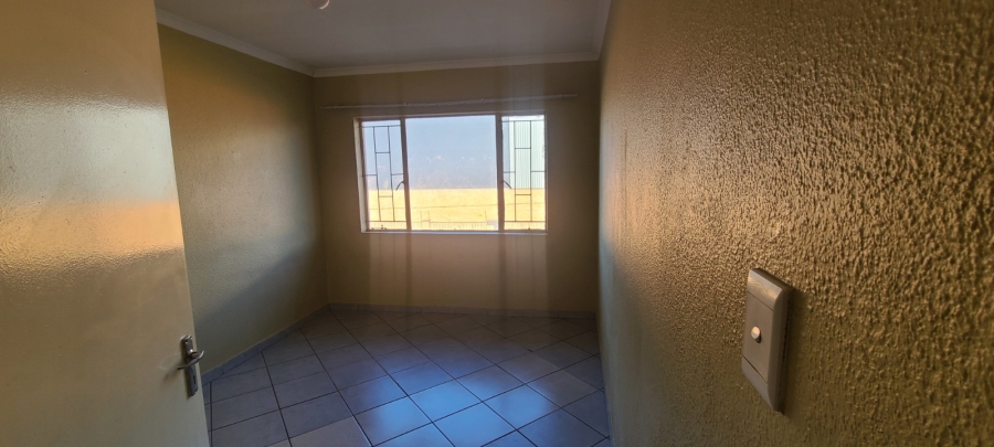 2 Bedroom Property for Sale in Edenvale Central Gauteng