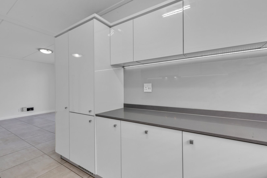 2 Bedroom Property for Sale in Waterfall Gauteng