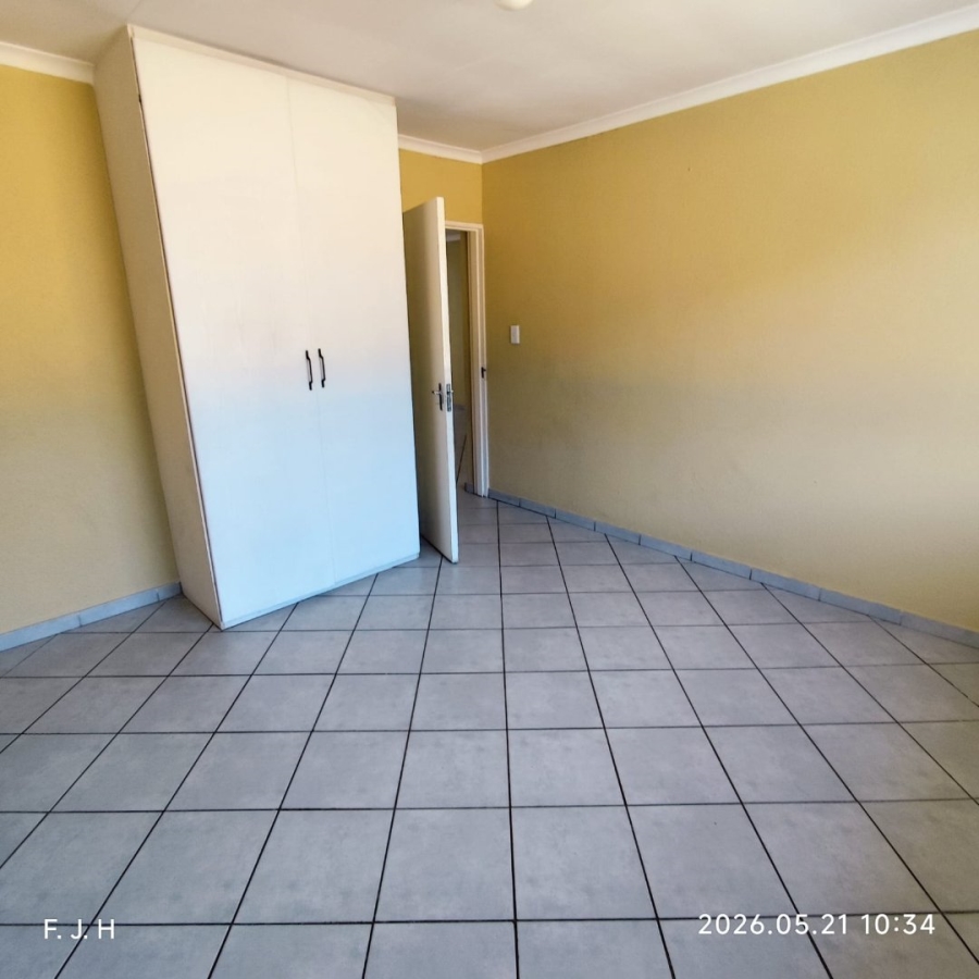 2 Bedroom Property for Sale in Edenvale Central Gauteng